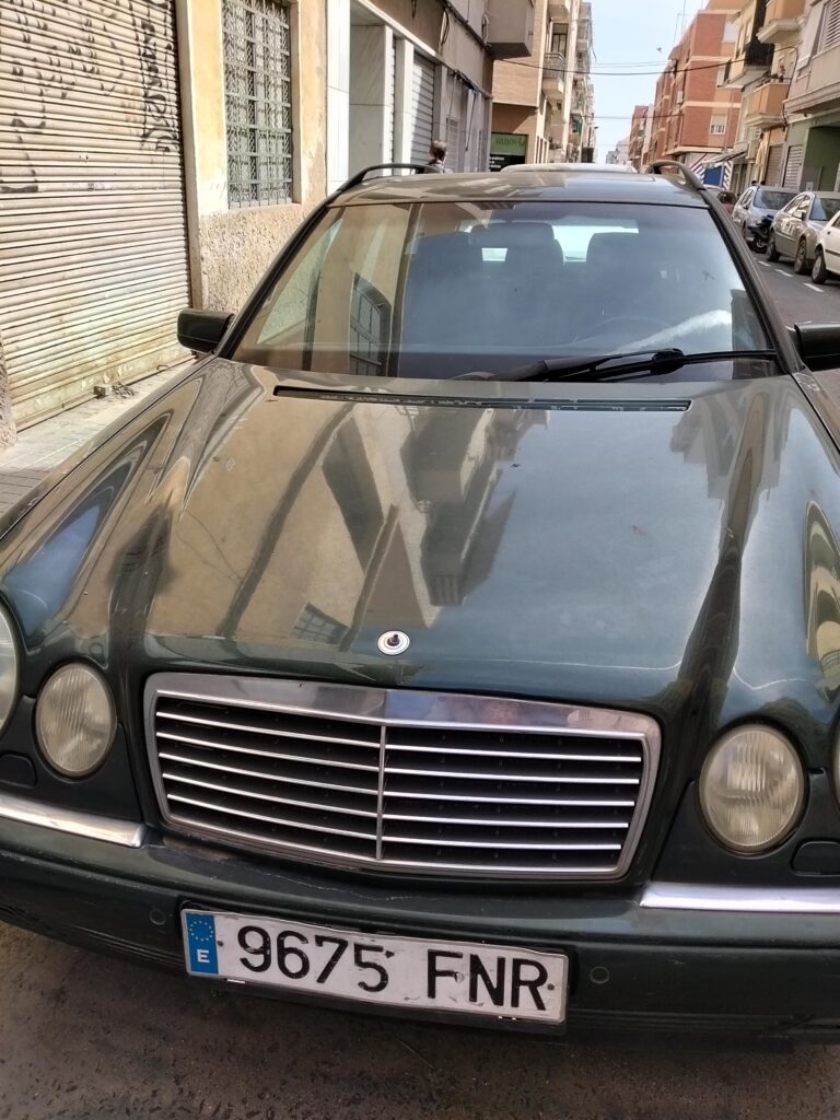 Mercedes-Benz Clase E Base Gasolina Sedán 320 CV