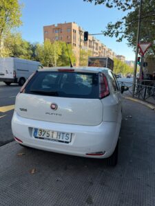Fiat Punto PUNTO 1.4 Natural Power Easy Gasolina Compacto 70 CV
